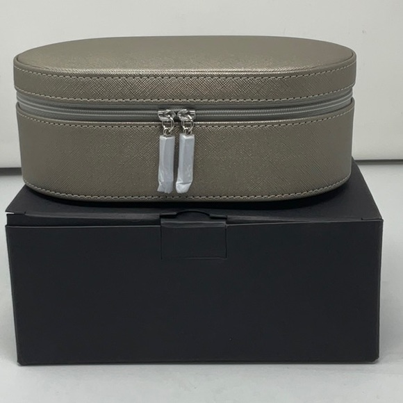 NIB Wolf Heritage zippered jewelry box/travel case - Picture 6 of 10